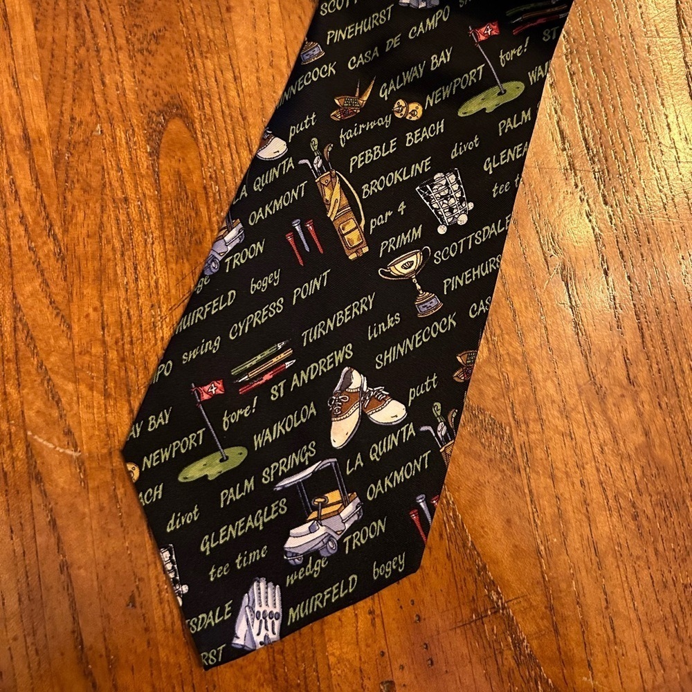 Vintage Nicole Miller Men’s 100% Silk Tie Golf Theme
